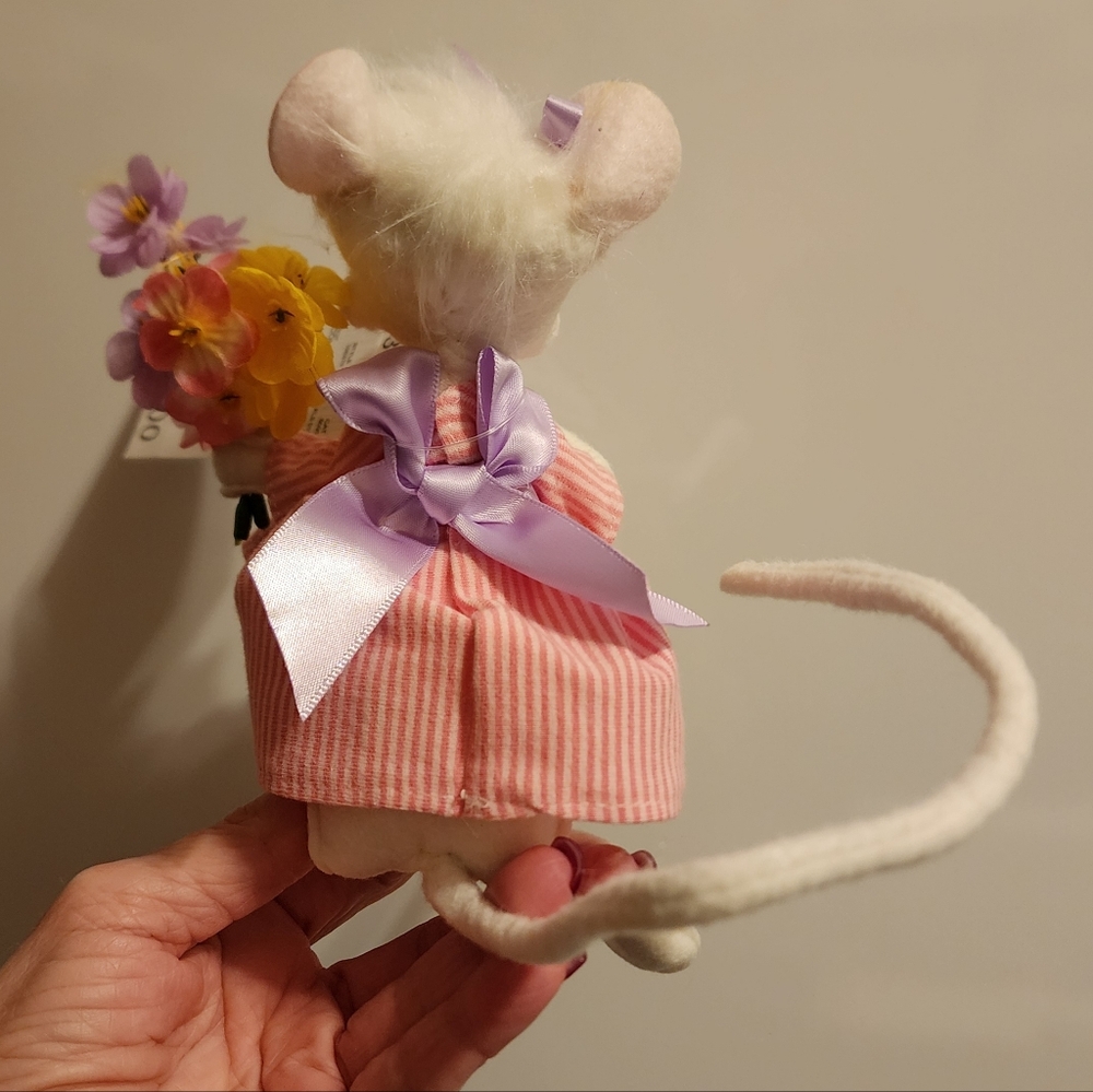 Annalee Spring Flower Mouse. - Picture 2 of 2